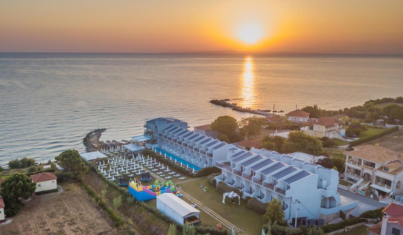 Golden Coast Boutique - Luxury Living Aparthotel Kypseli Екстериор снимка