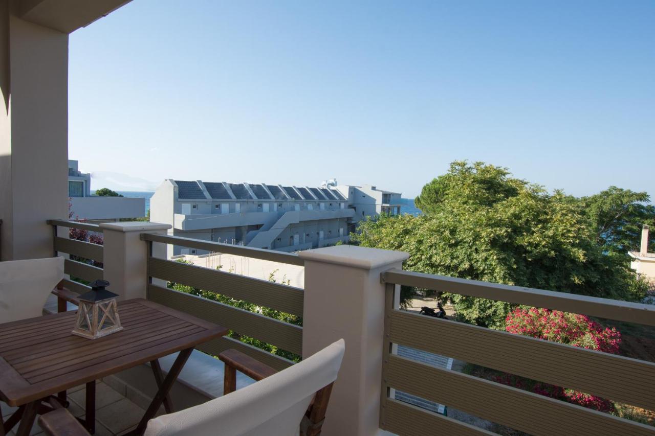 Golden Coast Boutique - Luxury Living Aparthotel Kypseli Екстериор снимка