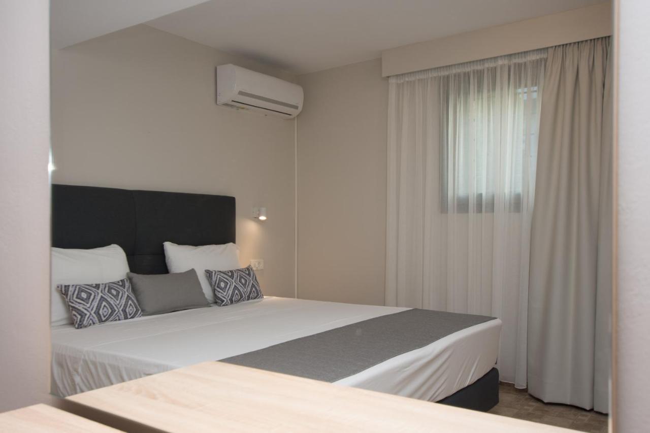 Golden Coast Boutique - Luxury Living Aparthotel Kypseli Екстериор снимка