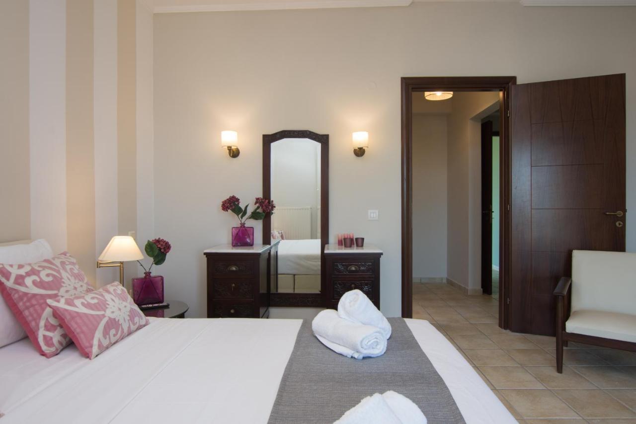 Golden Coast Boutique - Luxury Living Aparthotel Kypseli Екстериор снимка