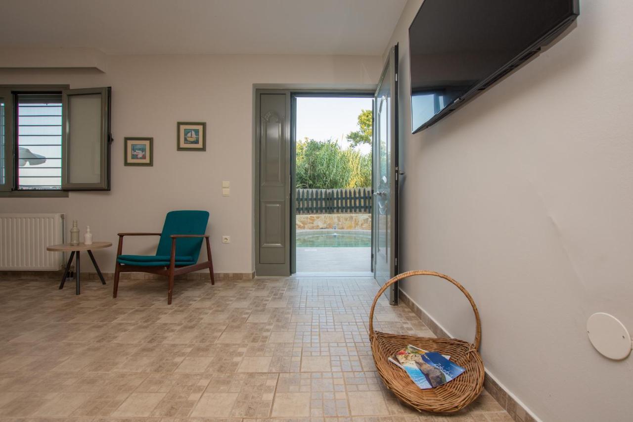 Golden Coast Boutique - Luxury Living Aparthotel Kypseli Екстериор снимка